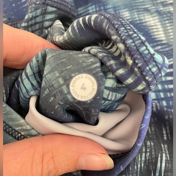 Lululemon Invigorate Legging 25” - Picture 6 of 11